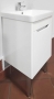 Vonios kambario spintelė su praustuvu LIVORNO LVR-50 tekstūrinė balta pakabinama